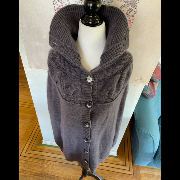 CLUB MONACO  Sweater Cape - Picture 2 of 11